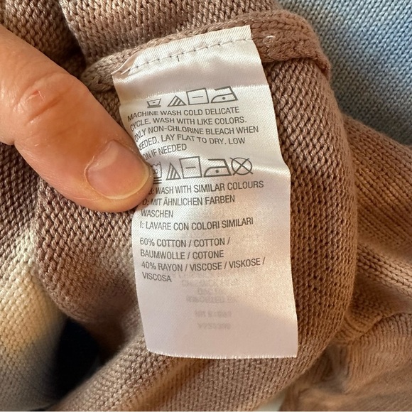 All Worthy | Women's Blue Tan Tie-Dye Crew Neck Sweater Size Medium - Picture 4 of 9